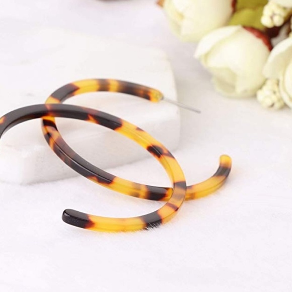 Jewelry - Acrylic tortoise shell hoop earrings
